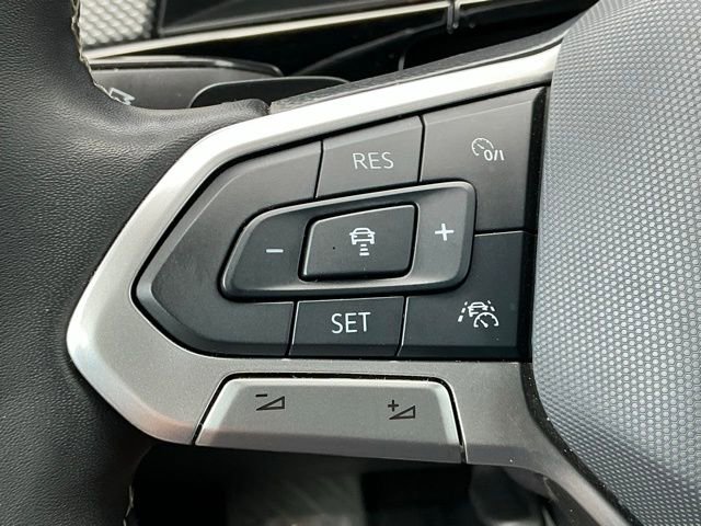 Used 2024 Volkswagen Atlas Cross Sport SEL AWD/4WD image 29