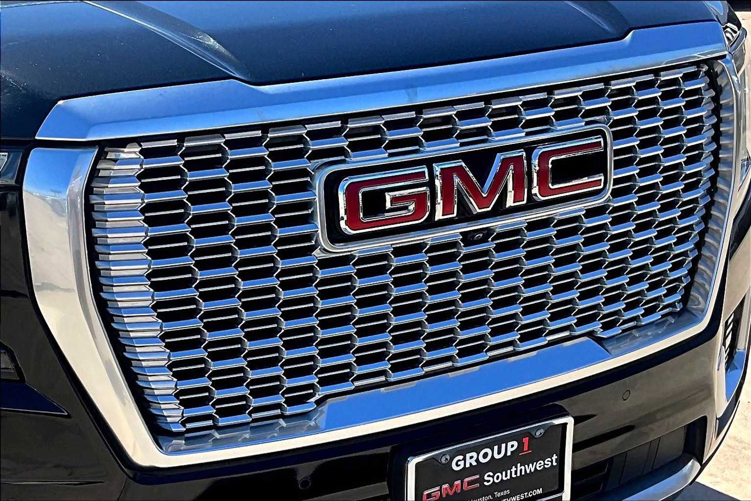 Used 2021 GMC Yukon Denali w/ Denali Premium Package image 30