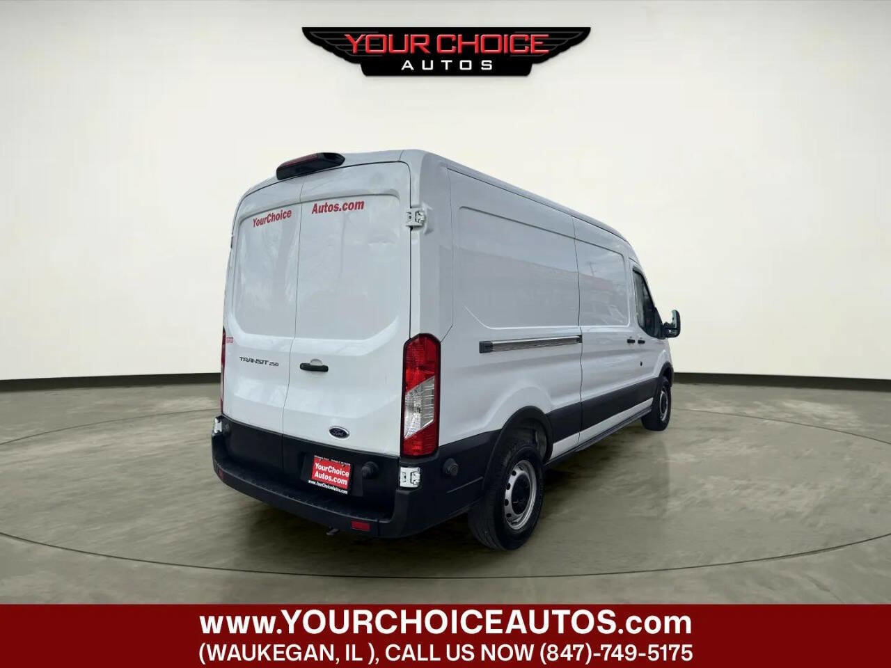Used 2019 Ford Transit 250 148 Medium Roof RWD image 5