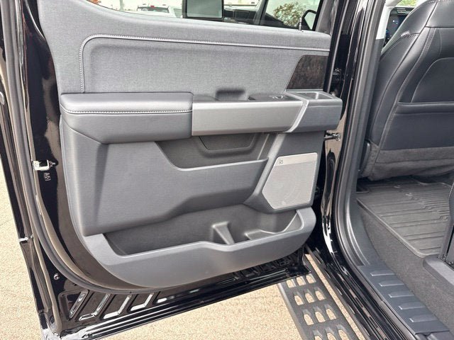 Used 2025 Ford F250 Lariat w/ Tremor Off-Road Package AWD/4WD image 22