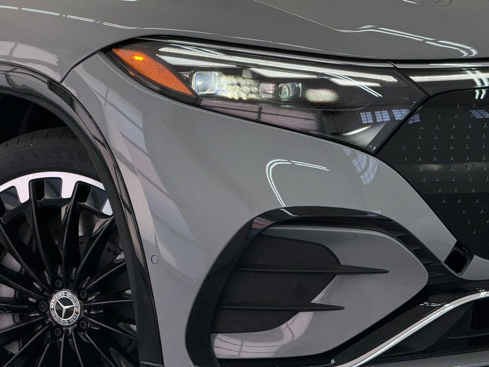 New 2027 Mercedes-Benz EQS 400 4MATIC SUV image 10