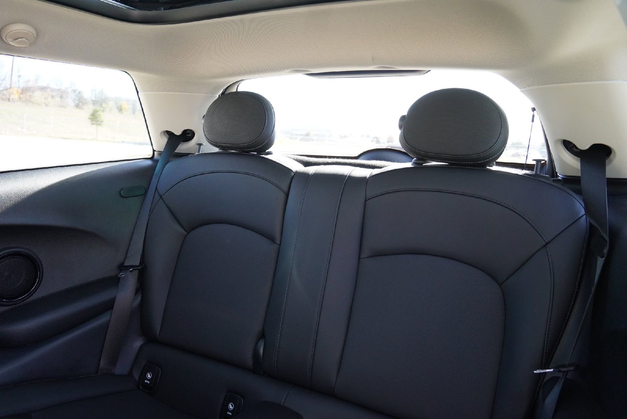 Used 2023 MINI Cooper 2-Door Hardtop image 29