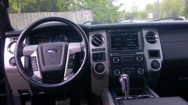 Used 2015 Ford Expedition Limited image 11