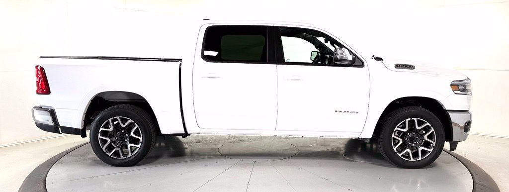 Used 2026 RAM 1500 Laramie AWD/4WD image 3