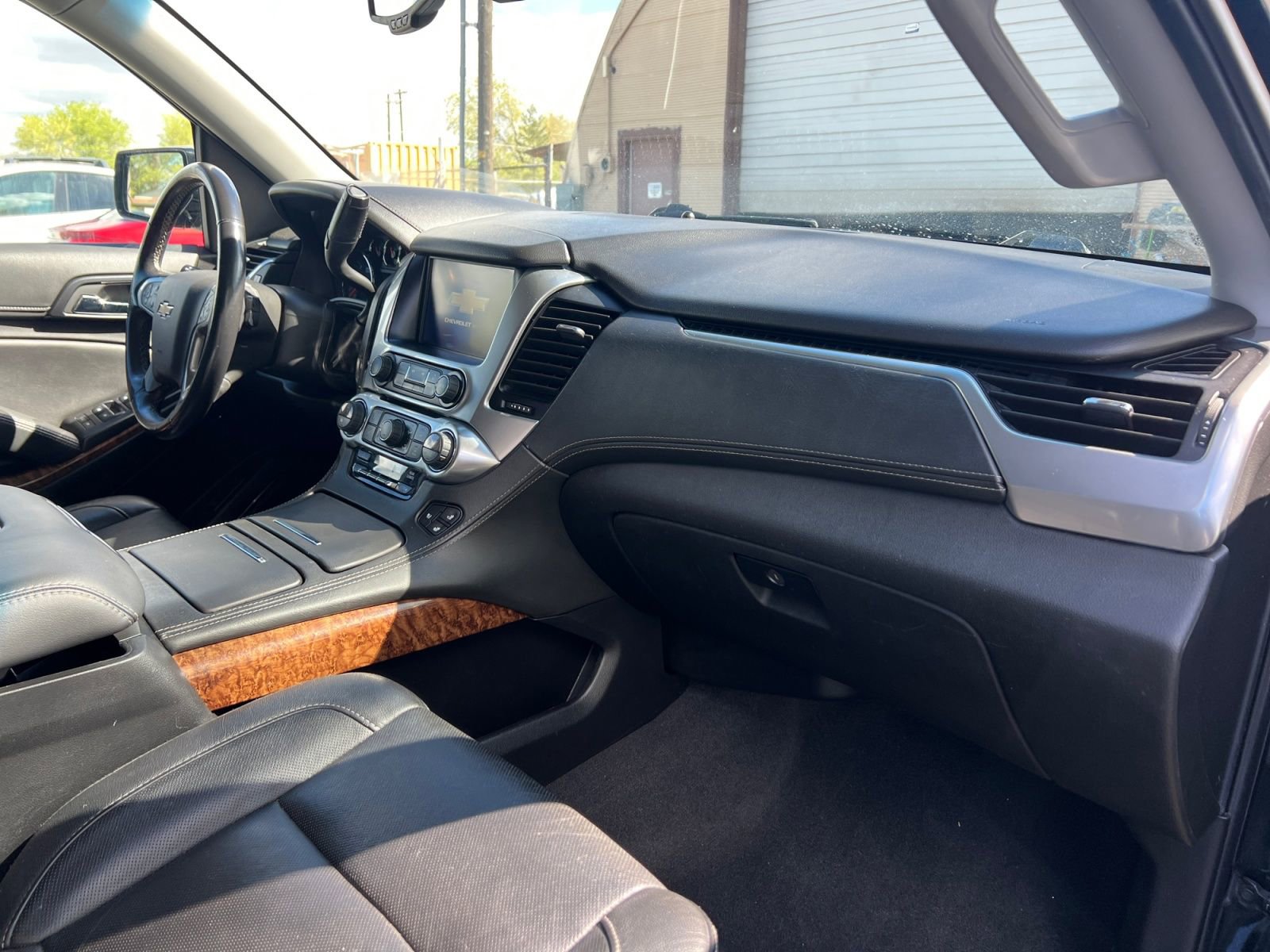 Used 2020 Chevrolet Suburban Premier image 16
