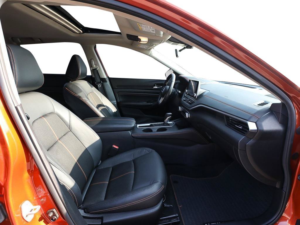 Used 2021 Nissan Altima 2.5 SR w/ SR Premium Package FWD image 24