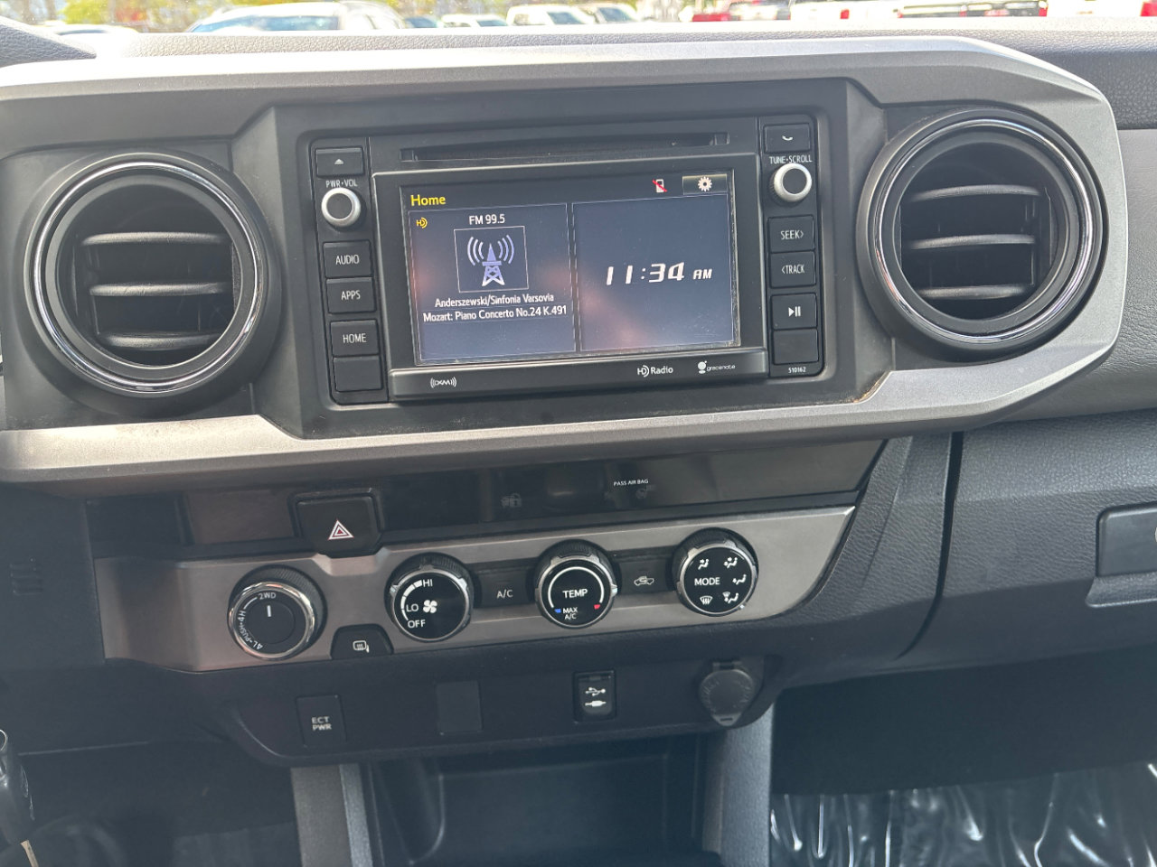 Used 2018 Toyota Tacoma SR5 image 18