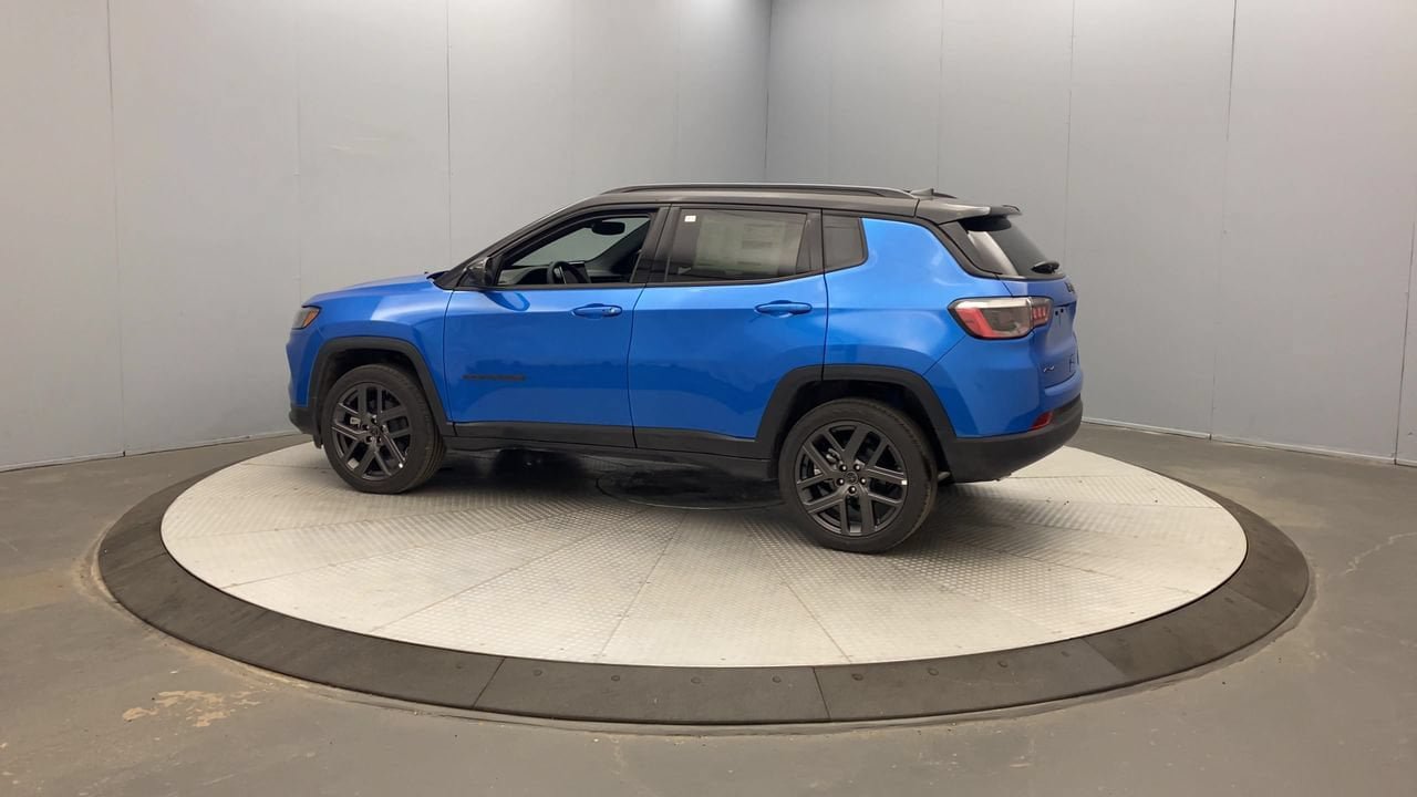 New 2026 Jeep Compass Limited w/ Sun, Sound & Navigation Group AWD/4WD image 9