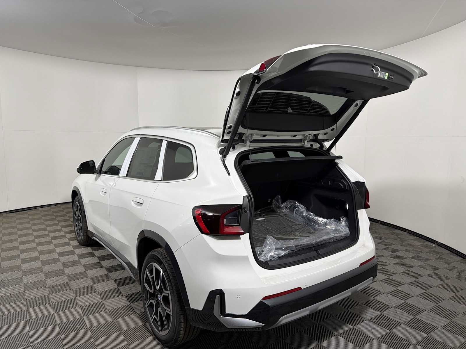 New 2026 BMW X1 xDrive28i w/ Convenience Package AWD/4WD image 20