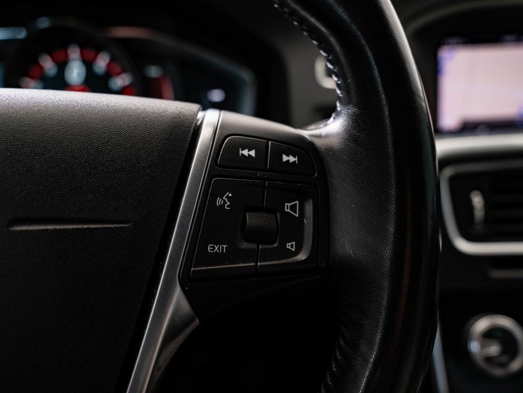 Used 2018 Volvo S60 T5 Cross Country Platinum image 27