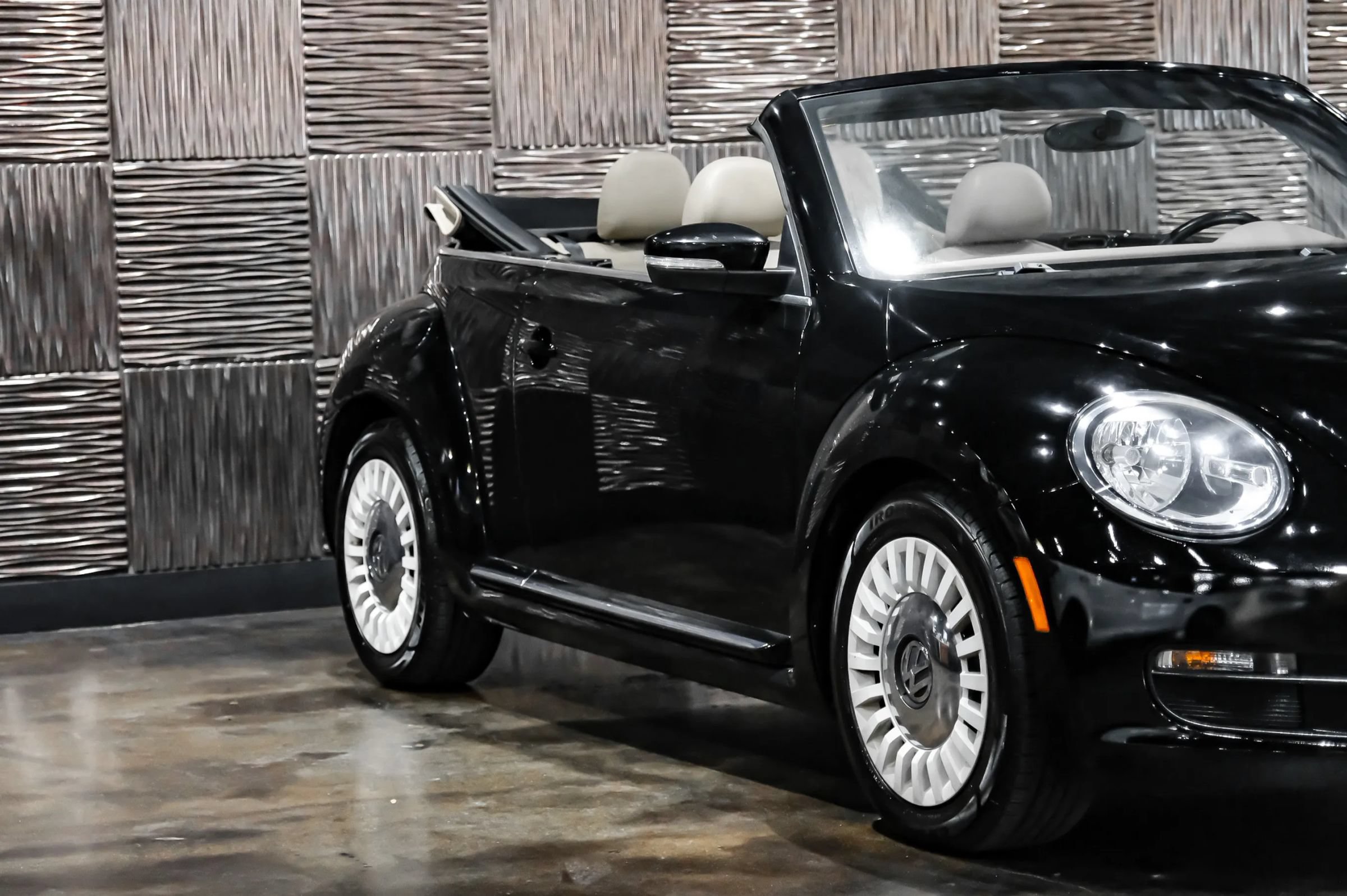 Used 2014 Volkswagen Beetle 2.5 FWD image 5