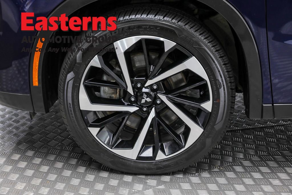 Used 2023 Mitsubishi Outlander SE image 30