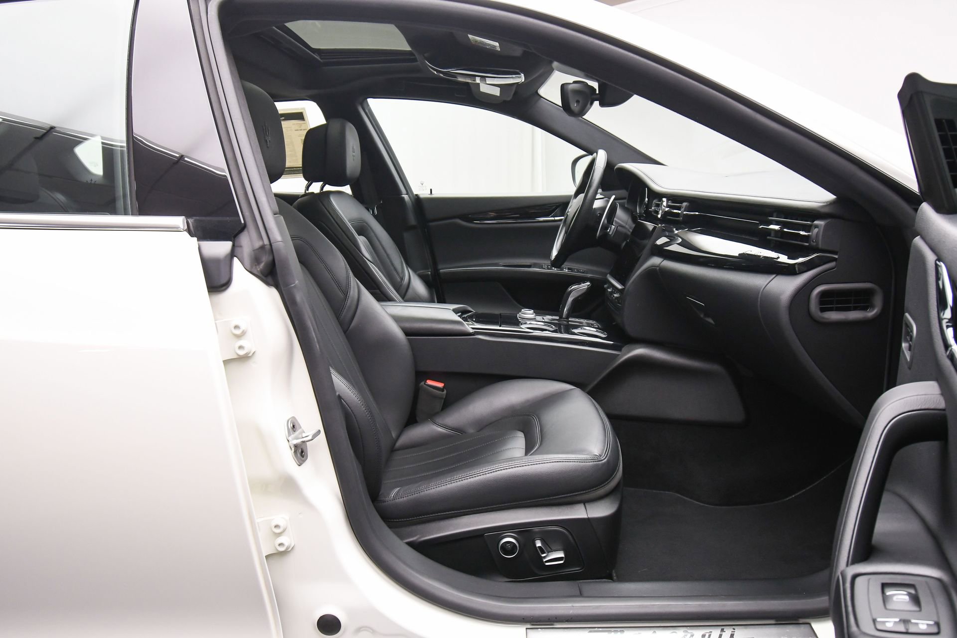 Used 2022 Maserati Quattroporte Modena Q4 image 48