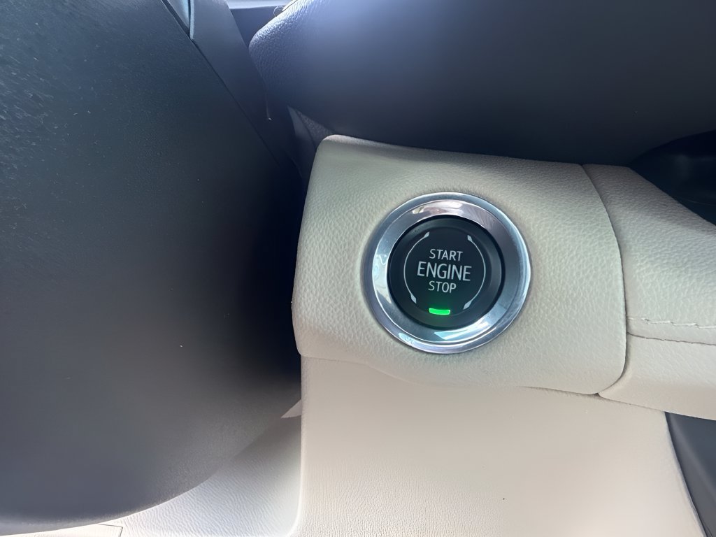 Used 2022 Buick Envision Avenir w/ Technology Package II FWD image 20