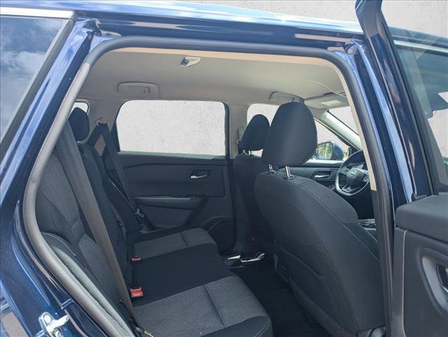 Used 2025 Nissan Rogue SV image 13
