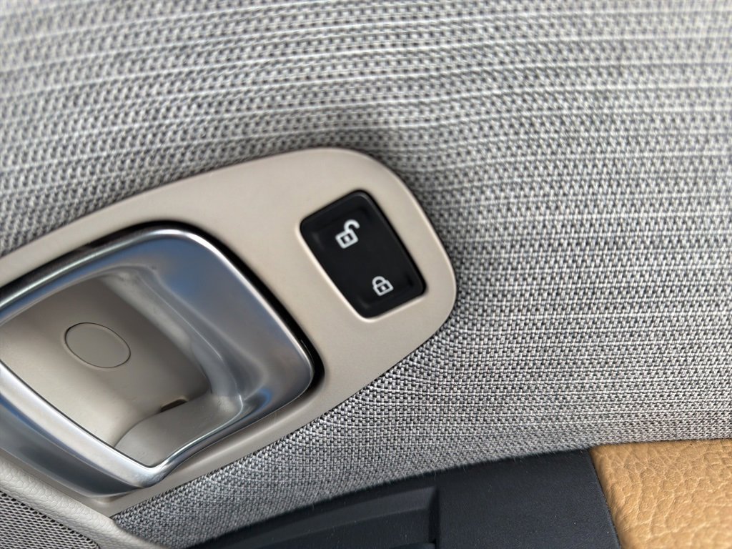 Used 2017 BMW i3 w/ Range Extender image 12