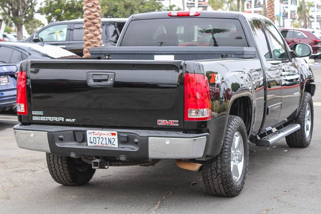 Used 2011 GMC Sierra 1500 SLT w/ SLT Convenience Package AWD/4WD image 4