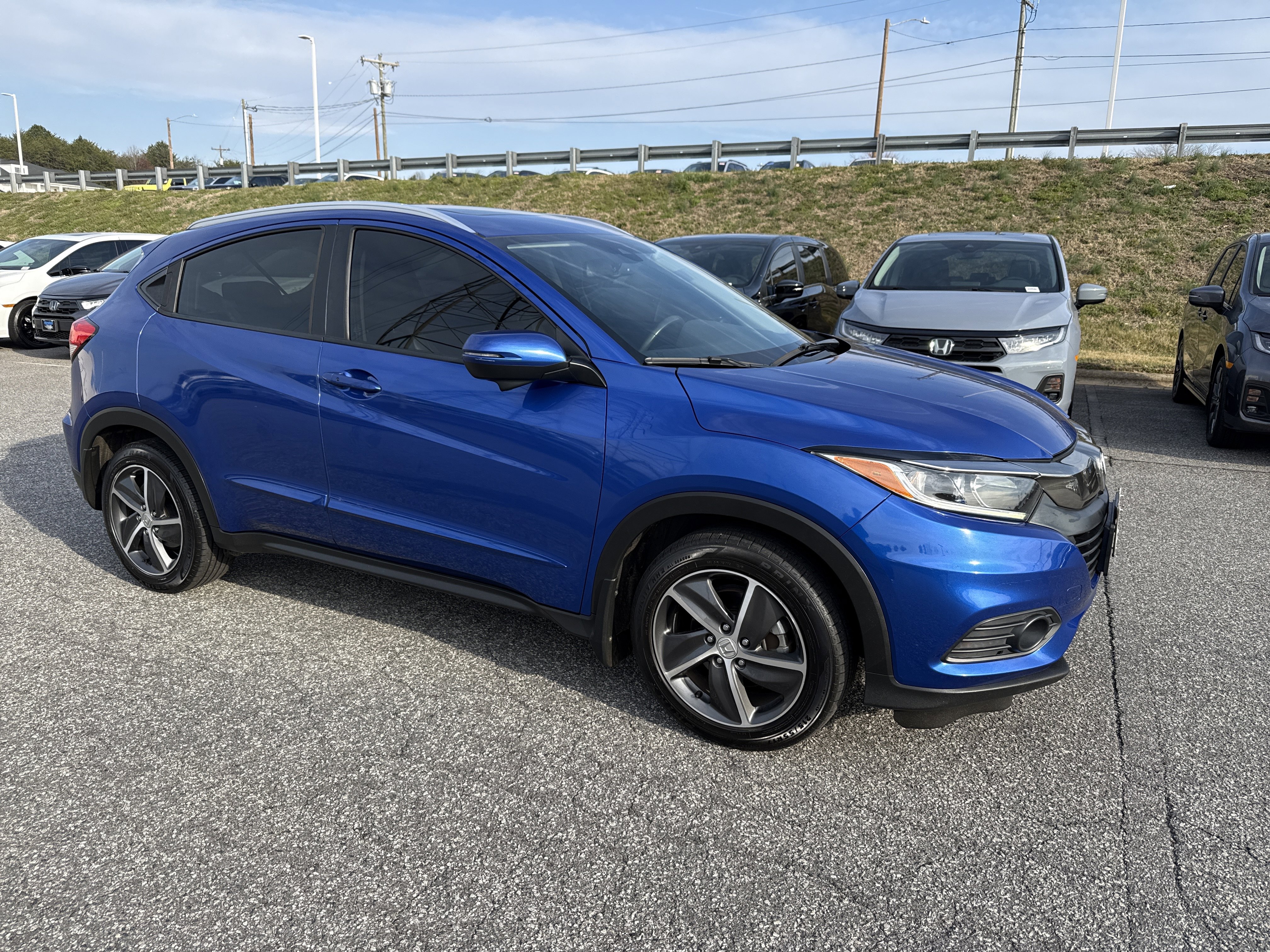 Used 2021 Honda HR-V EX-L image 2