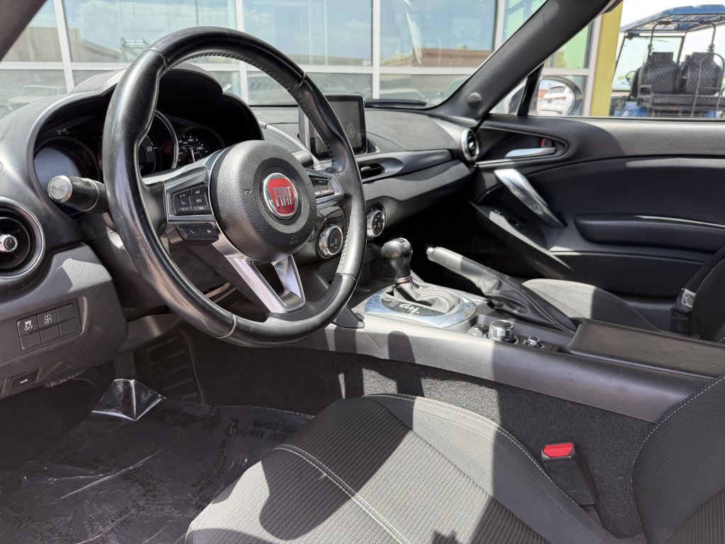Used 2018 FIAT 124 Spider Classica w/ Technology Group RWD image 27