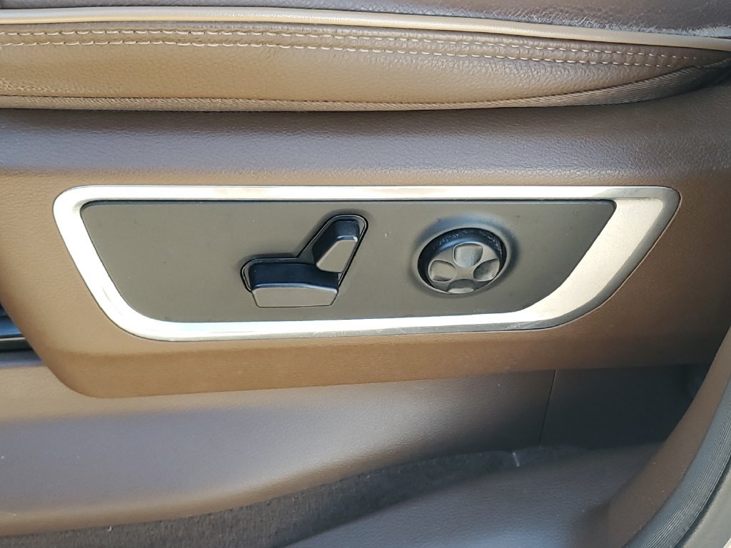 Used 2023 RAM 1500 Longhorn AWD/4WD image 16