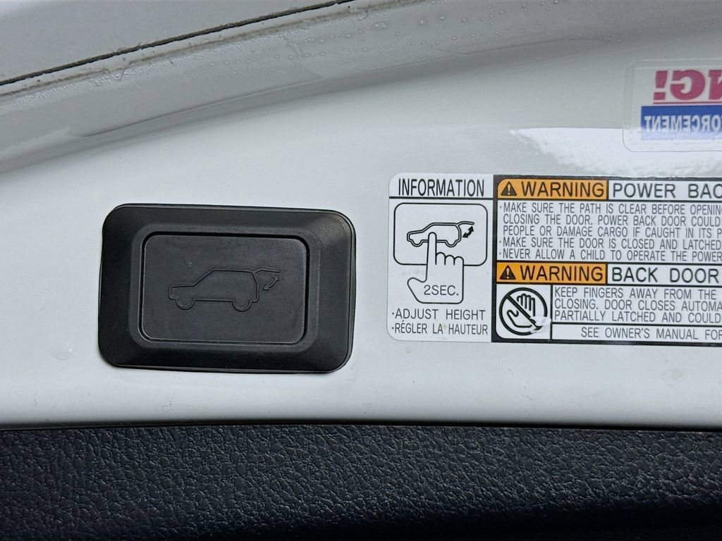 Used 2017 Toyota RAV4 SE w/ Advanced Technology Package image 29