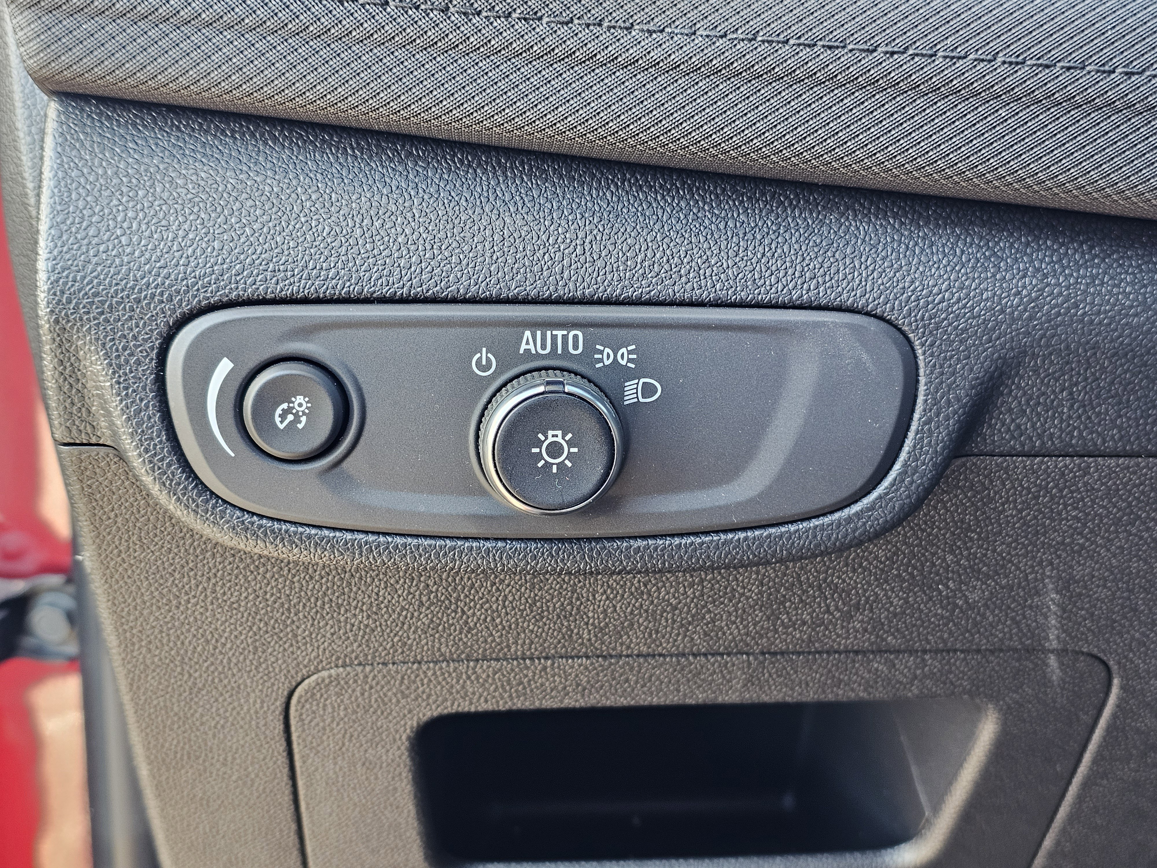 Used 2025 Chevrolet TrailBlazer LT image 16