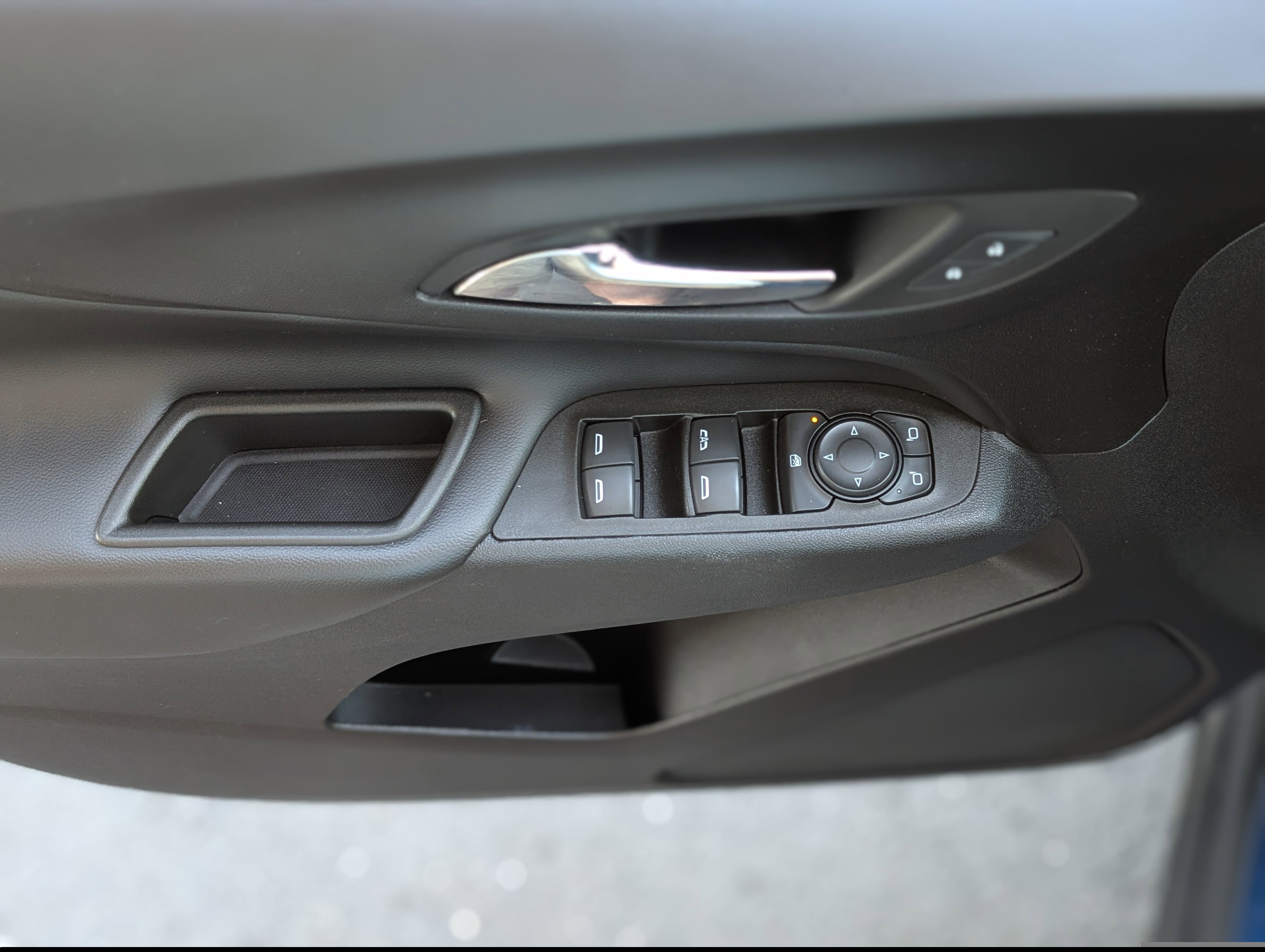 Used 2022 Chevrolet Equinox LT w/ LPO, Floor Liner Package image 26