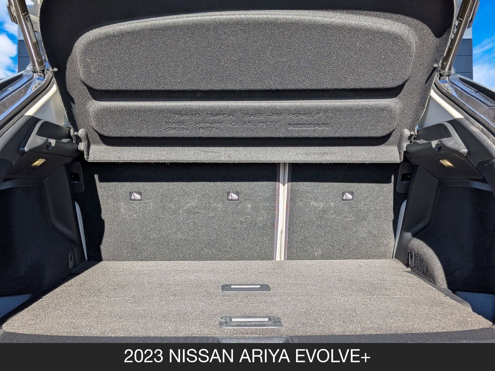 Used 2023 Nissan Ariya FWD image 23