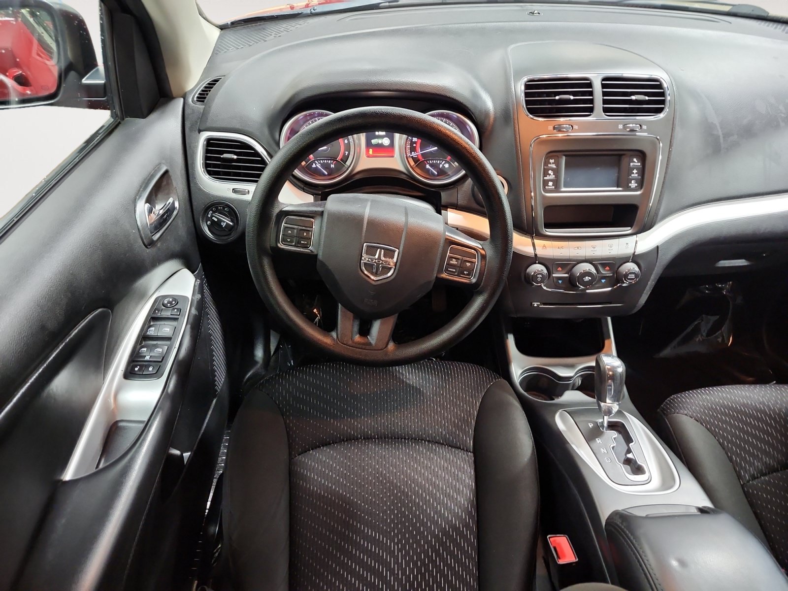 Used 2019 Dodge Journey SE FWD image 8