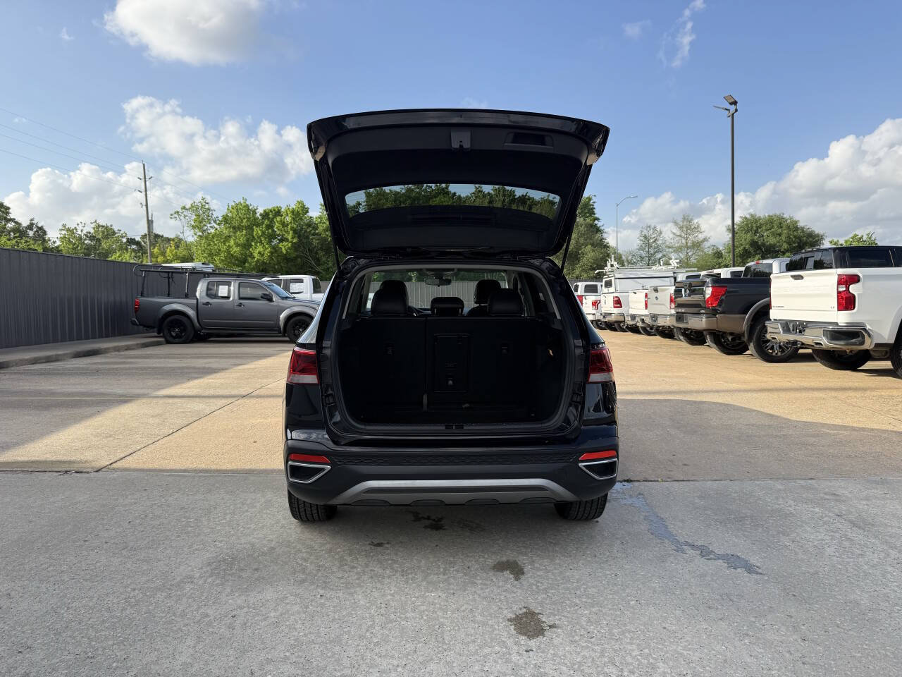 Used 2023 Volkswagen Taos SE FWD image 37