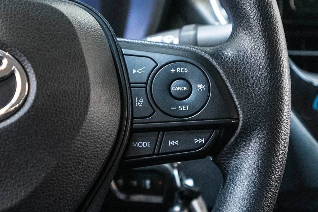 Used 2022 Toyota Corolla LE FWD image 19