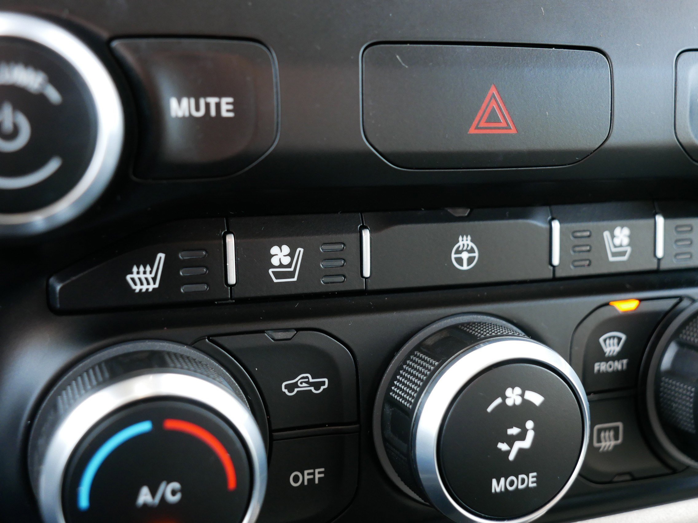 Used 2019 RAM 1500 Laramie image 28