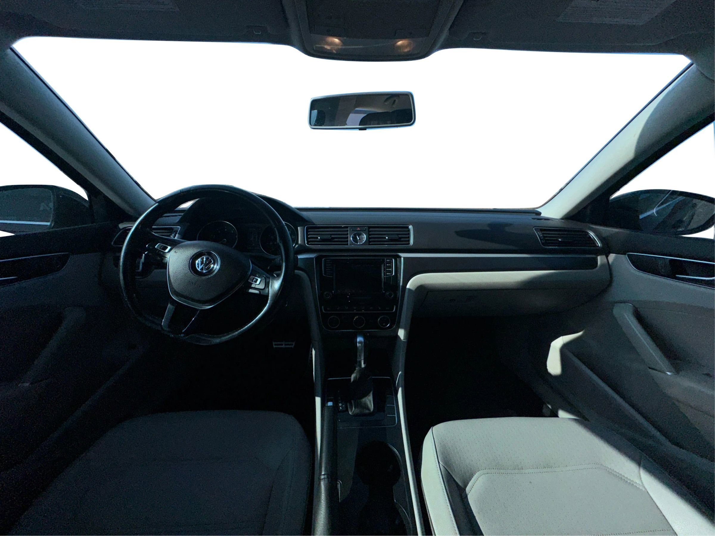 Used 2017 Volkswagen Passat 1.8T R-Line image 13