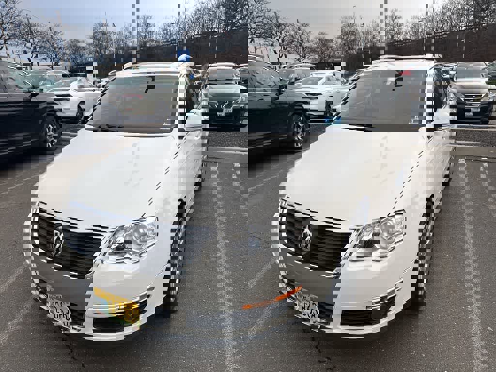 Used 2010 Volkswagen Passat Komfort image 4