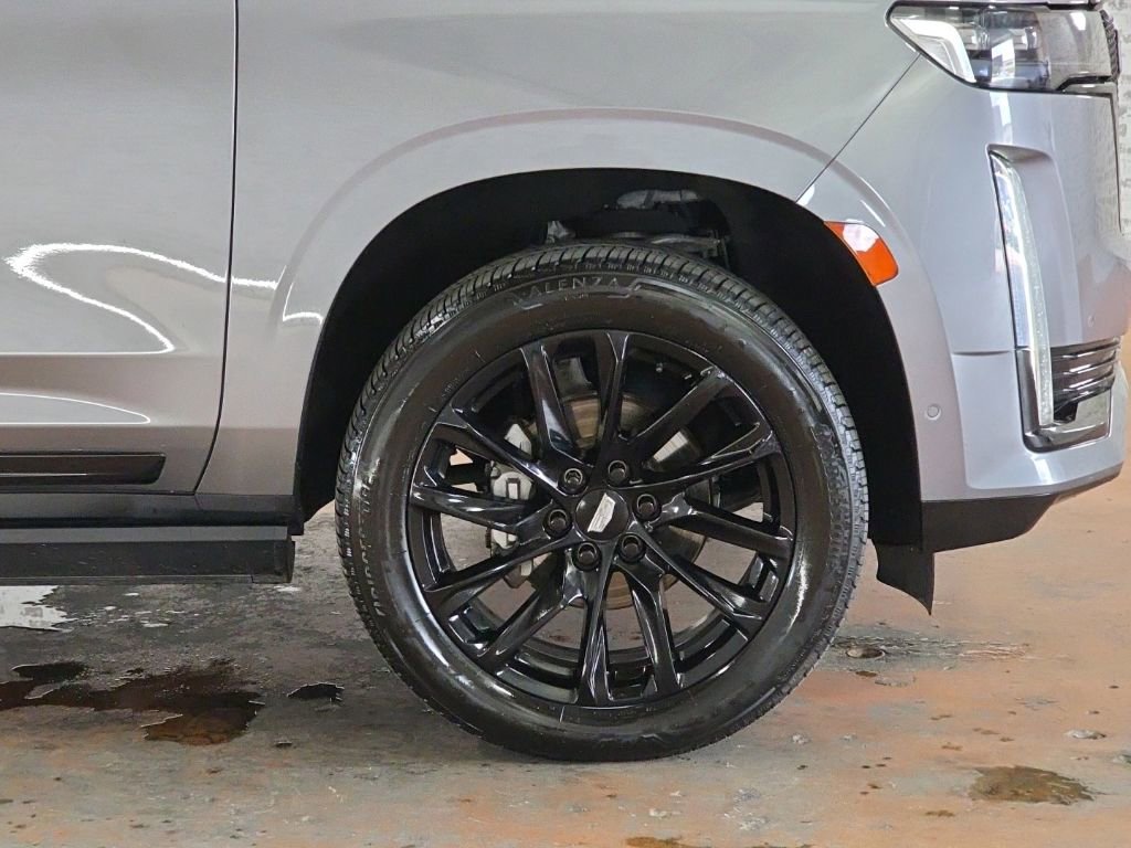 Used 2021 Cadillac Escalade ESV Sport Platinum w/ LPO, ONYX Package AWD/4WD image 7