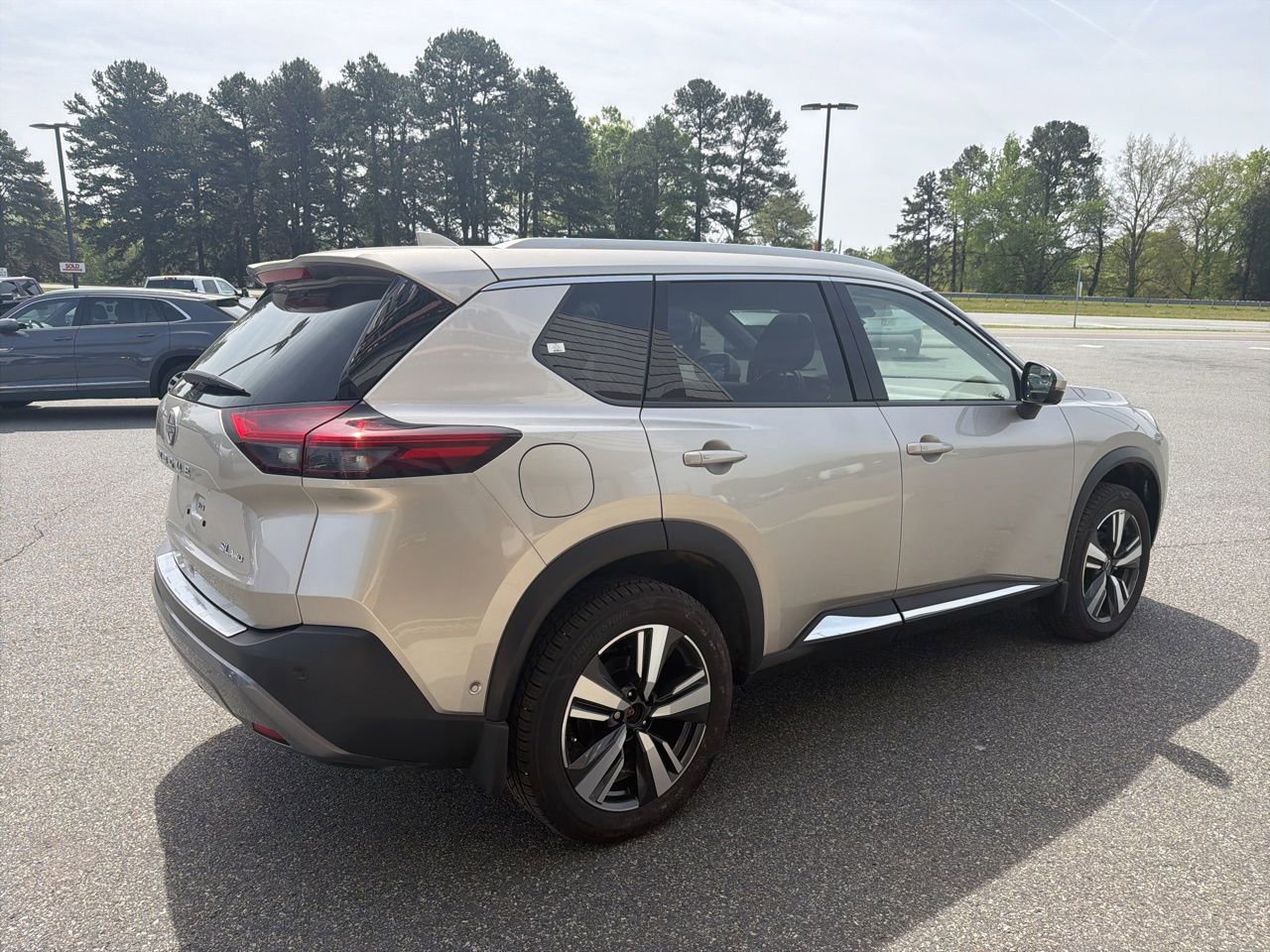 Used 2023 Nissan Rogue SL w/ SL Premium Package image 8