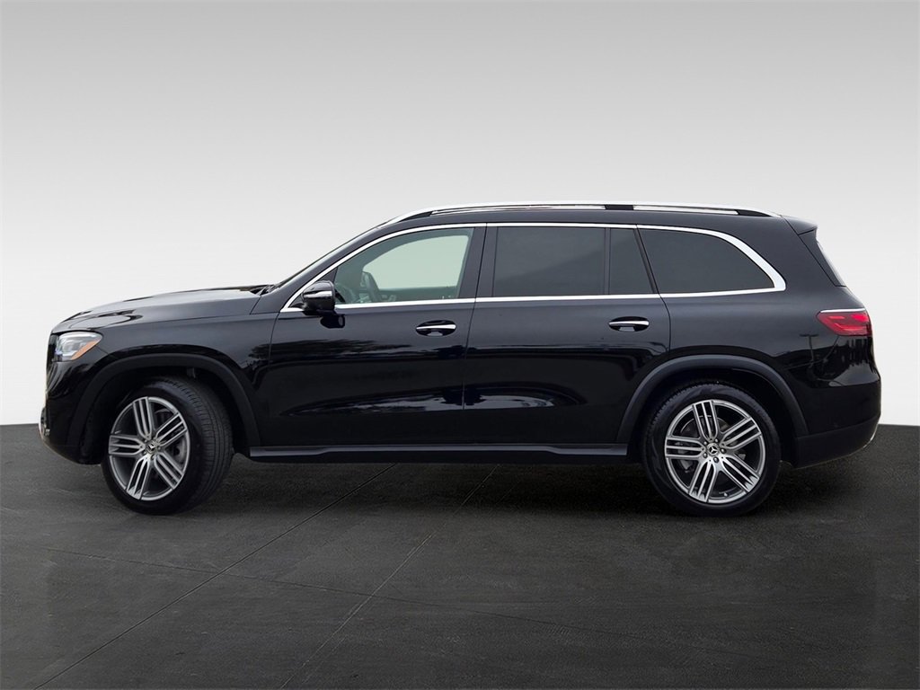 Used 2025 Mercedes-Benz GLS 450 4MATIC image 3