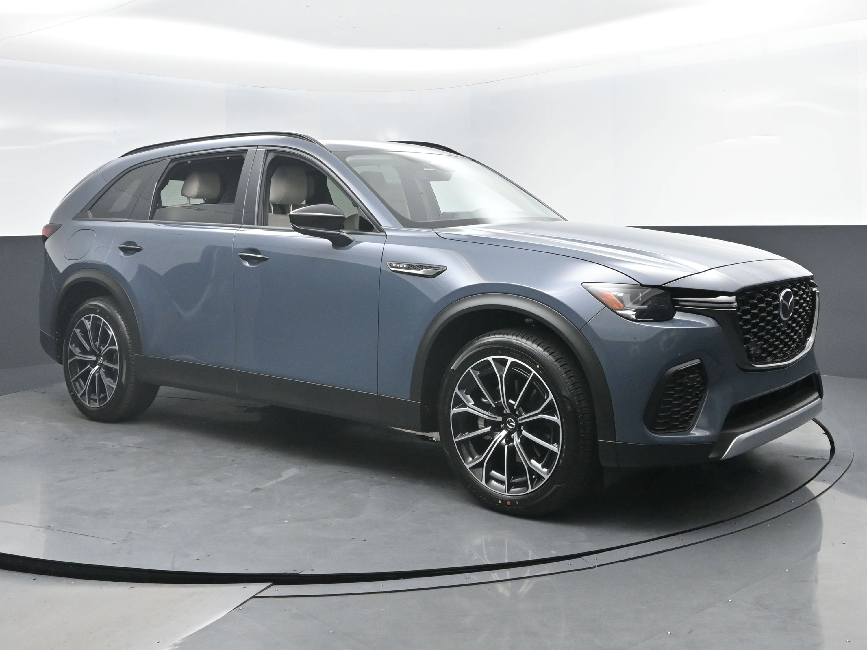New 2025 MAZDA CX-70 Plug-In Hybrid w/ Premium Pkg image 2