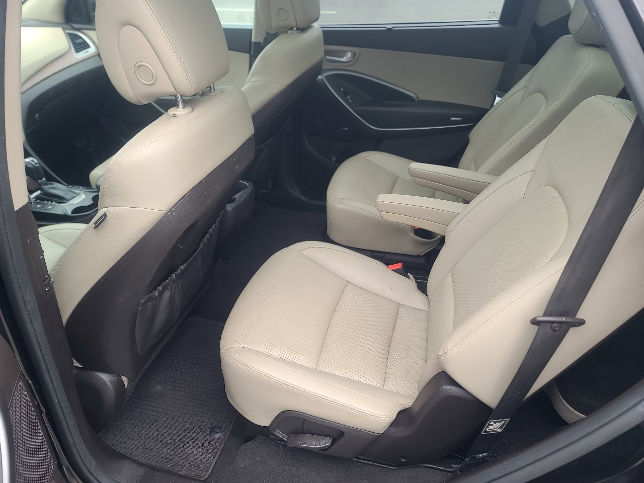 Used 2017 Hyundai Santa Fe Limited w/ Cargo Package image 11
