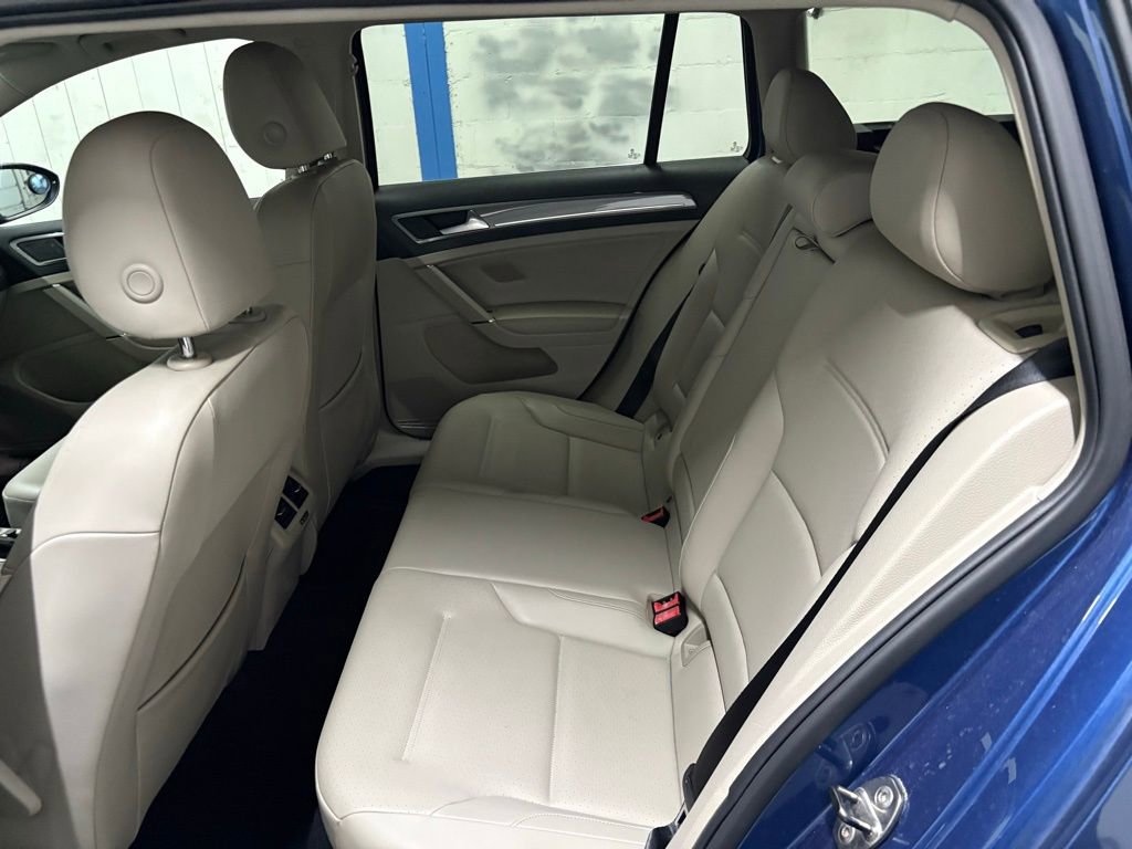 Used 2017 Volkswagen Golf Alltrack SE image 12
