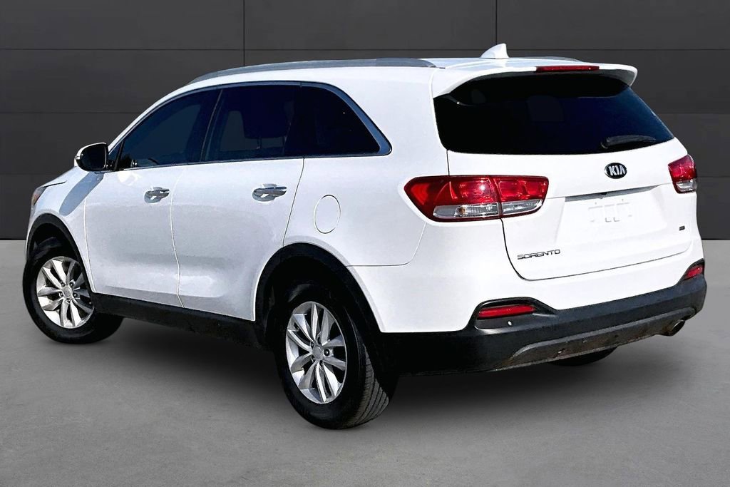 Used 2018 Kia Sorento LX image 10