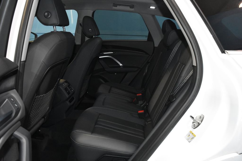 Certified 2025 Audi Q5 Premium w/ Convenience Package image 17