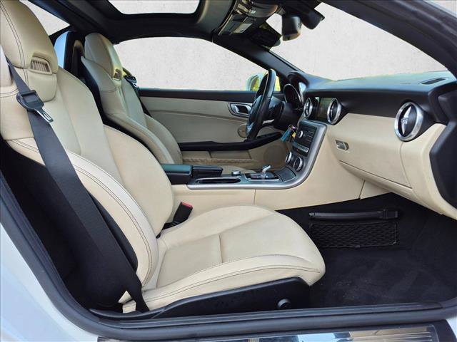 Used 2017 Mercedes-Benz SLC 300 image 18