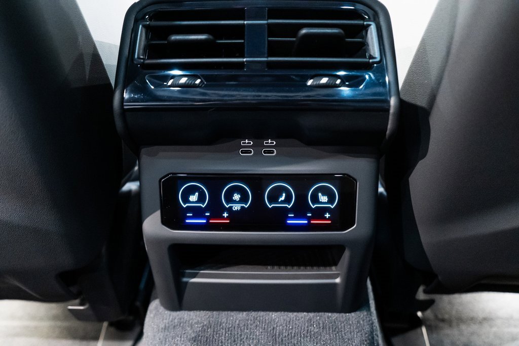 Used 2025 BMW M5 Touring image 35