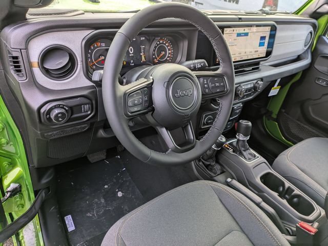 New 2026 Jeep Gladiator Sport AWD/4WD image 13