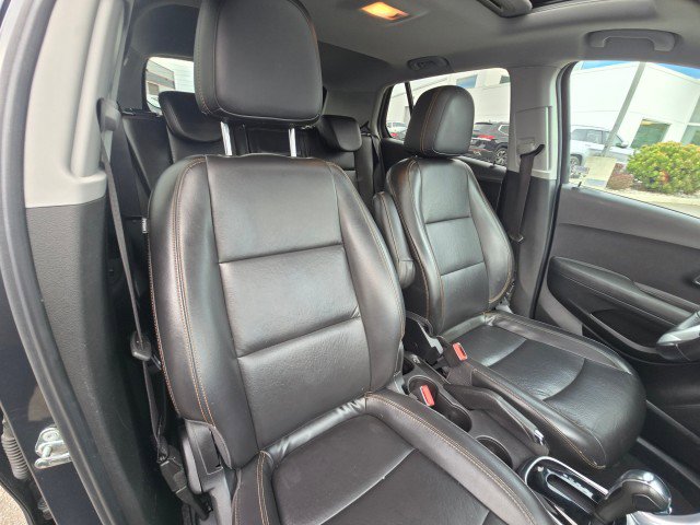 Used 2017 Chevrolet Trax Premier w/ Driver Confidence II Package AWD/4WD image 13