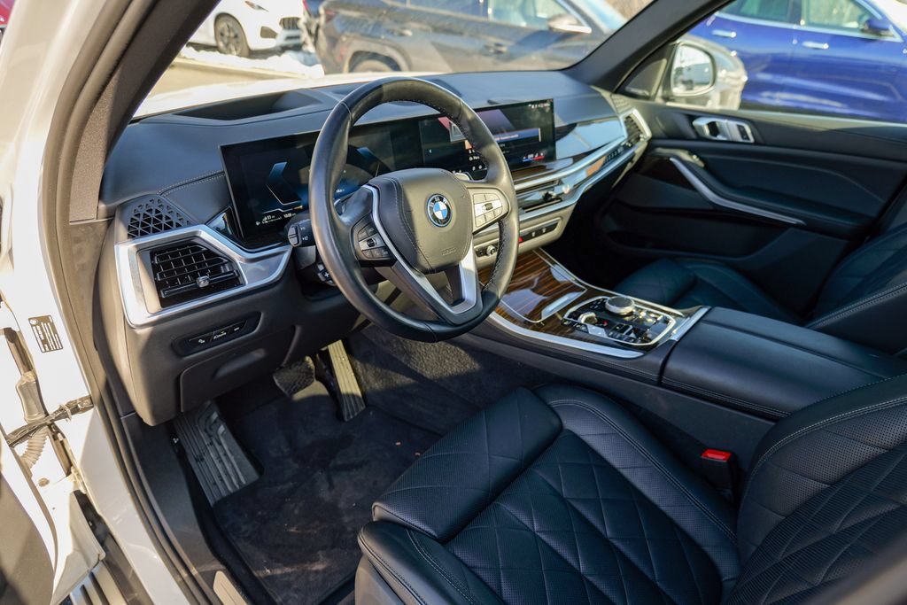 Used 2024 BMW X5 xDrive50e AWD/4WD image 19