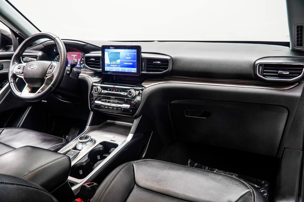 Used 2022 Ford Explorer Limited w/ Equipment Group 301A image 17