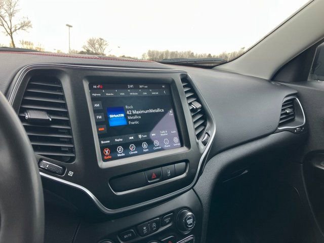 Used 2022 Jeep Cherokee Trailhawk w/ Comfort/Convenience Group image 7