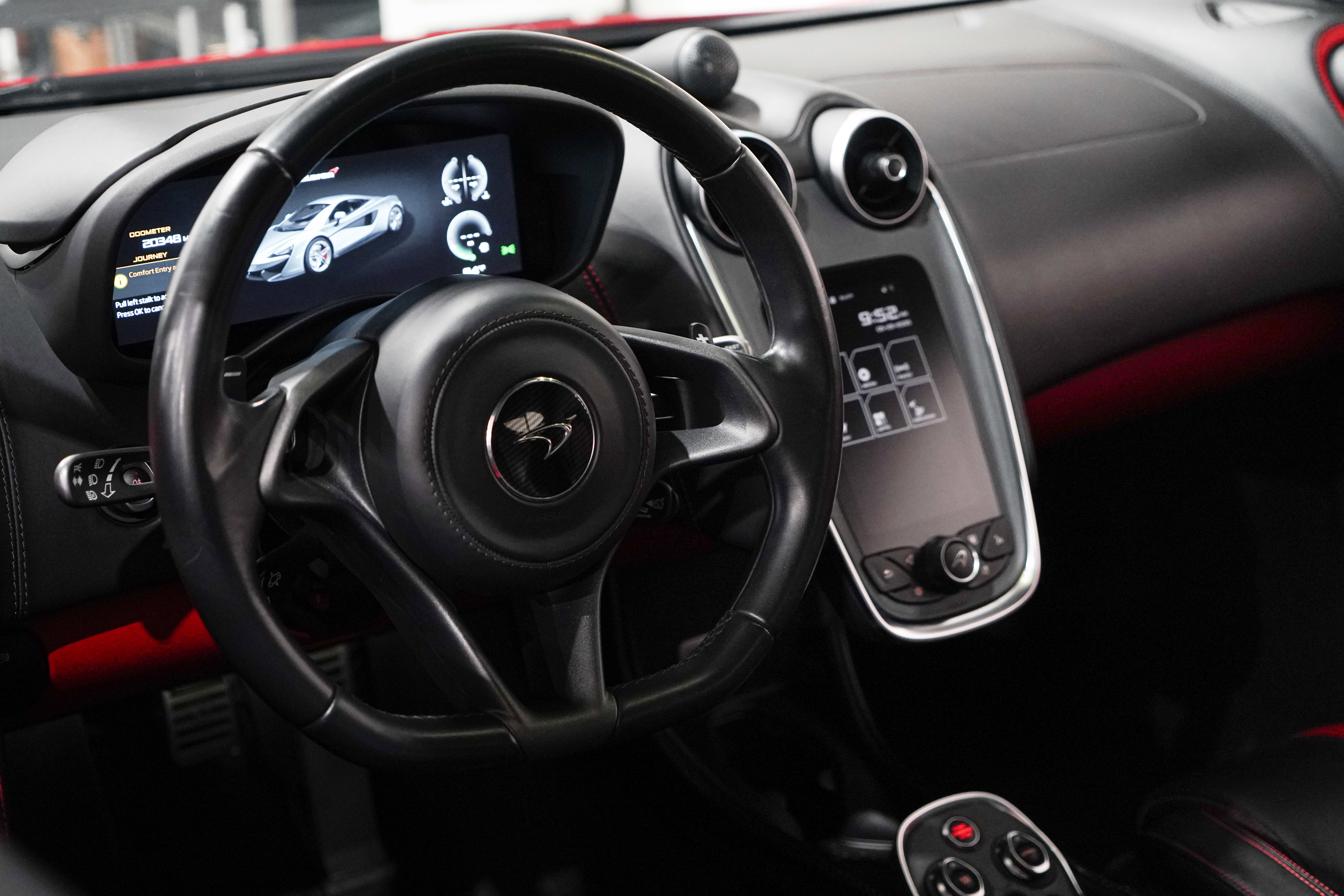 Used 2017 McLaren 570S Coupe RWD image 13